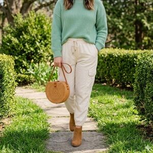 New Condition GAP Off White Cargo Joggers, Women’s